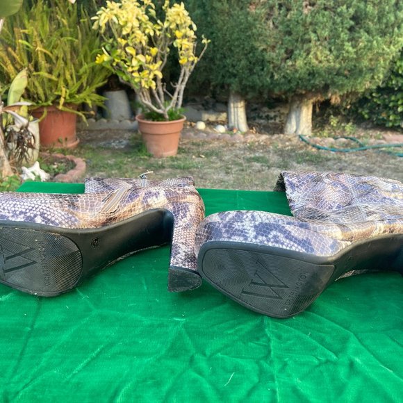 Worthington Women's Size 7  Platform Snakeskin style zip up platform gogo boots - Picture 3 of 4